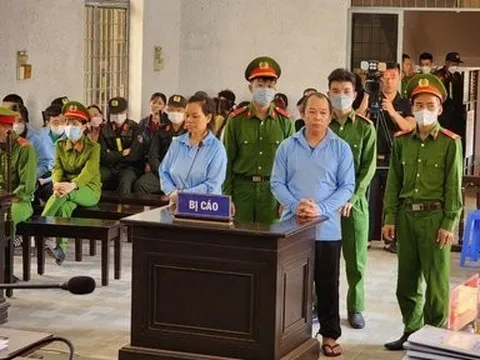 Cùng nhân tình sát hại chồng, nữ bị cáo bật khóc, tỏ ra ân hận