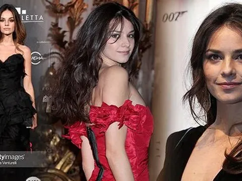 Soi bạn gái Song Joong Ki đi sự kiện: Xa xa thì đẹp chấp cả "hung thần" Getty Images, zoom gần lại lộ hết khuyết điểm