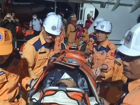 Cứu nạn thành công thuyền viên nước ngoài bị bệnh nặng