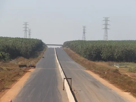 Cao tốc Phan Thiết - Dầu Giây trước ngày thông xe