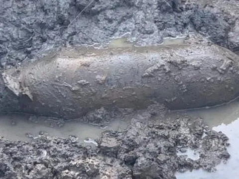 Đồng Nai: Phát hiện quả bom hơn 100kg khi đào mương thoát nước