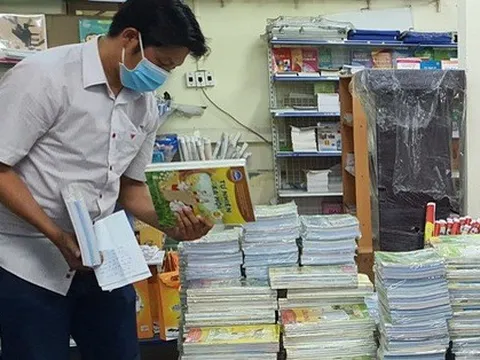 Nhà xuất bản Giáo Dục ‘lạm dụng độc quyền sách giáo khoa’, giá sách cao bất hợp lý