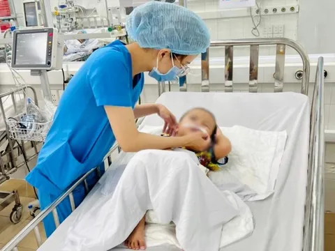 Kỳ tích cứu bệnh nhi khi gia đình bế tắc, xin về