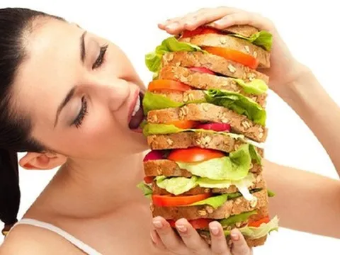 Mẹo hay làm dịu dạ dày khi lỡ ăn quá no, không phải ai cũng biết