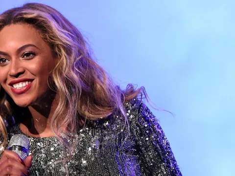 “Ong chúa” Beyonce hát giao thừa thù lao gần 570 tỉ đồng