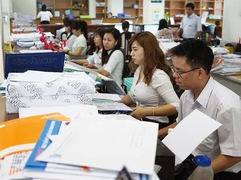 Hơn 1,9 triệu biên chế đang hưởng lương ngân sách nhà nước