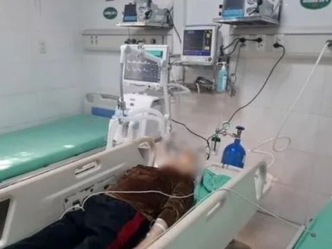 Cụ bà hôn mê nhập viện sau khi ăn hoa quả