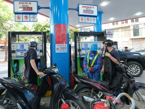 Chuyển đổi sang xăng E10 từ năm 2026: Lo chất lượng, ngại giá cả xăng sinh học