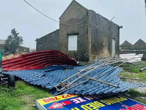 Hà Tĩnh: 10 người thương vong trong cơn bão số 5