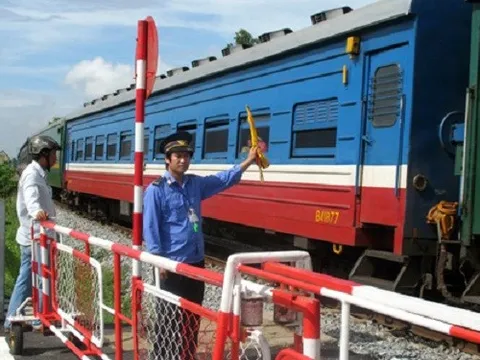 Tăng cường bảo đảm trật tự, an toàn giao thông đường sắt trong tình hình mới