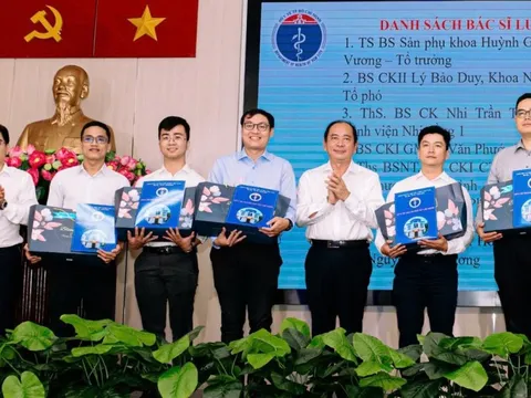'Tiếp lửa' y tế đặc khu Côn Đảo