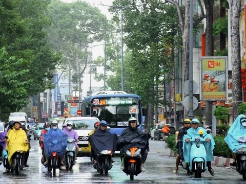 Thời tiết TP HCM hôm nay, 28-8: Đất liền ổn định, trên biển bị tác động