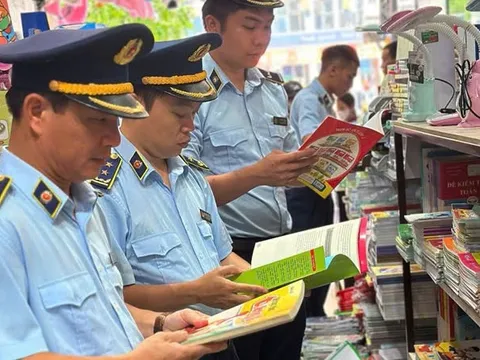 Phát hiện nhiều cơ sở kinh doanh “sách lậu” trước thềm năm học mới