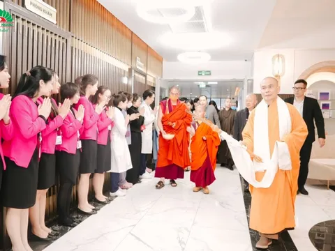 Bệnh viện Hồng Ngọc vinh dự tiếp đón Hoàng gia Bhutan tới tham quan