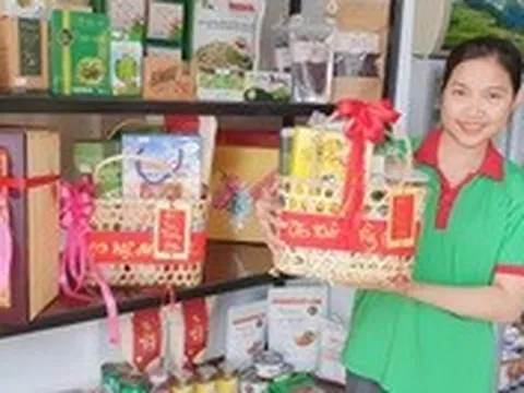 Sản phẩm OCOP miền Tây bán combo dịp Tết