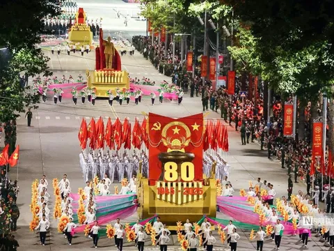 Hà Nội: Lắp dựng 10 nhà bạt dã chiến phục vụ người dân xem A80