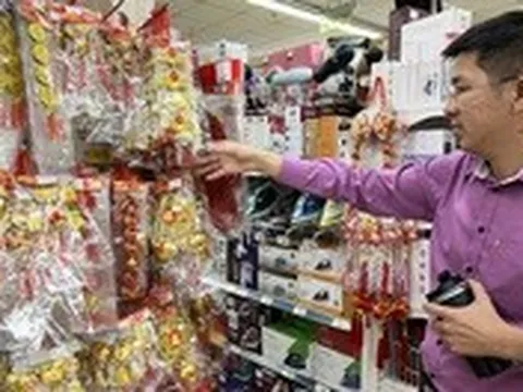 Nhộn nhịp tân trang nhà đón Tết