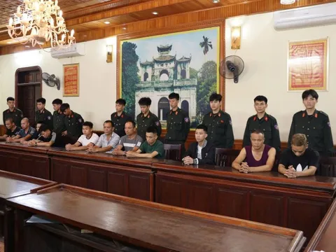 Triệt phá sới bạc tổ chức như "boong ke" trong trang trại