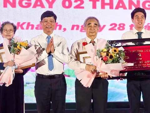 TP.HCM: Trao nhiều huy hiệu Đảng dịp Quốc khánh