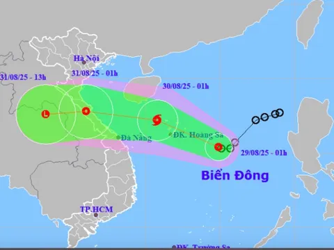 Áp thấp nhiệt đới sắp tăng cấp thành bão, đổ bộ vào đâu ở nước ta?