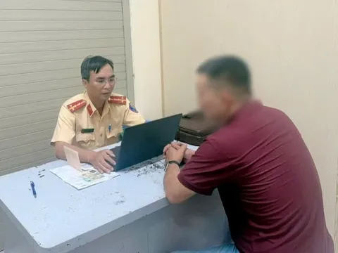 Xác định nguyên nhân ban đầu vụ ô tô tông dải phân cách ở Đồng Nai