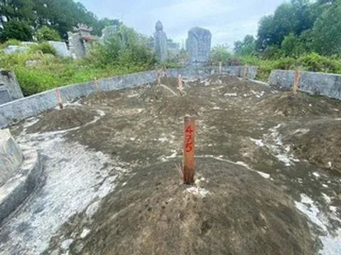 Hành vi đóng thẳng cọc gỗ lên hàng loạt ngôi mộ có vi phạm pháp luật?