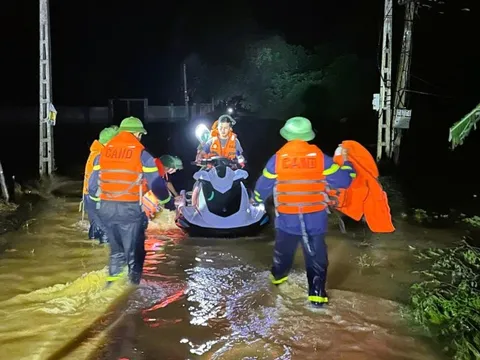 Bác thông tin công an từ chối giúp dân trong mưa bão số 5