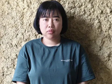 Bắt người phụ nữ lừa đảo bán vé xem diễu binh, diễu hành A80