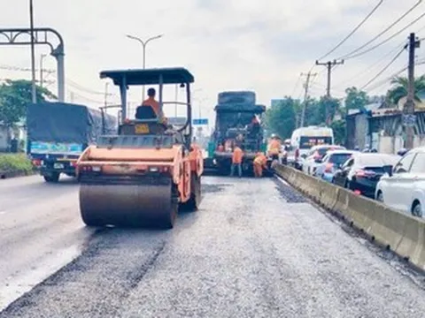 3 ngày thay đổi diện mạo quốc lộ huyết mạch chi chít 'ổ voi'