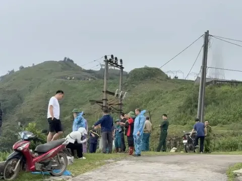 Phát hiện thi thể đang phân hủy trong ô tô dập nát dưới vực sâu núi Mẫu Sơn