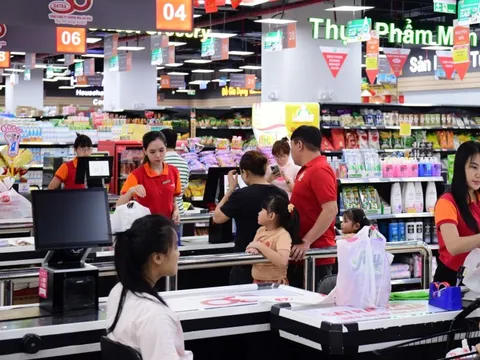 Đến chuỗi bán lẻ SATRA nhận Báo Nhân Dân miễn phí dịp Quốc khánh 2-9