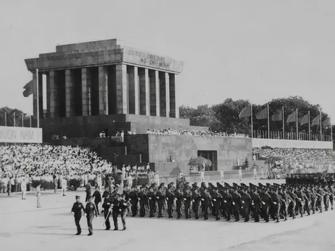 Câu chuyện người lính xe tăng tham gia duyệt binh năm 1975