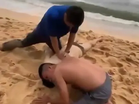 5 du khách bị sóng cuốn khi tắm biển Phú Quốc