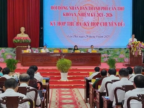 Cần Thơ hỗ trợ 5 triệu/tháng cho cán bộ đi làm xa