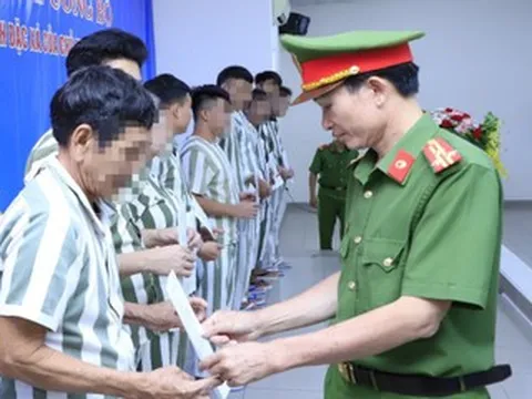 Ngày cuối ở trại giam, nữ phạm nhân gửi lời xúc động tới Đại tá công an