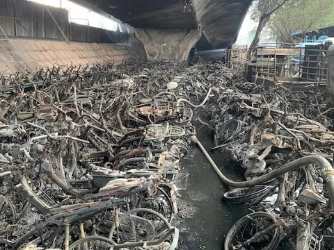Thông tin chính thức vụ cháy bãi giữ xe khiến hàng trăm xe máy bị thiêu rụi ở Vĩnh Tuy, Hà Nội