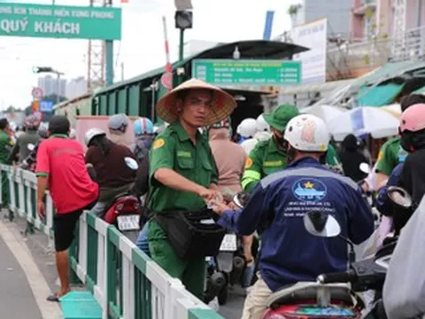 60.000 khách đi phà vào TPHCM, giám đốc xí nghiệp chỉ đạo làm một việc khẩn