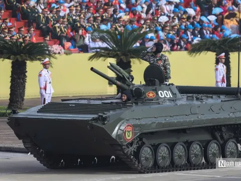 Khí tài hiện đại tại Lễ diễu binh, diễu hành A80