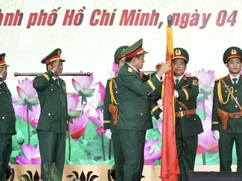 Bộ Tư lệnh TP HCM đón nhận Huân chương Quân công hạng Ba