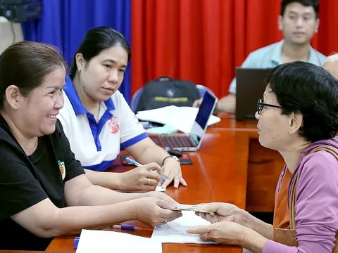 Nhận quà và ước