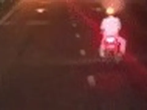 Đánh võng trước đầu ô tô, người đàn ông 34 tuổi trần tình 'vì thích thể hiện'