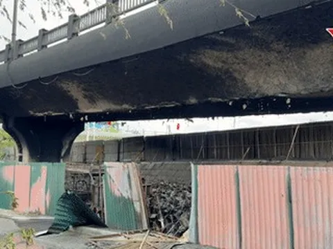 Sau vụ cháy 500 xe máy ở gầm cầu Vĩnh Tuy: Hà Nội nên dừng hay tiếp tục tận dụng?