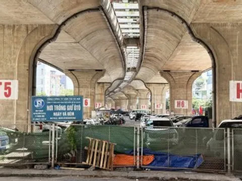 Sau vụ cháy 500 xe máy ở Vĩnh Tuy, 'điểm mặt' loạt bãi xe án ngữ chân cầu Hà Nội