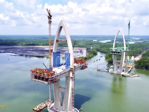 VIDEO: Căng bó cáp dây văng cầu Phước An có nhịp chính lớn nhất châu Á