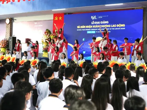 Trọn vẹn niềm vui ngày khai trường