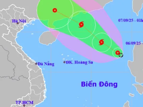 Áp thấp nhiệt đới giật cấp 8 trên Biển Đông, tiếp tục mạnh lên thành bão có vào nước ta?