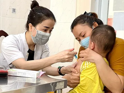 Y tế cơ sở Hà Nội trước "điểm nghẽn" thiếu nhân lực và hạ tầng xuống cấp