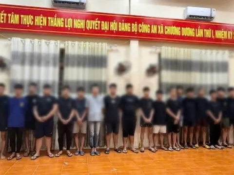 Khởi tố 15 đối tượng lạng lách, đánh võng rồi mang hung khí đuổi đánh đối thủ