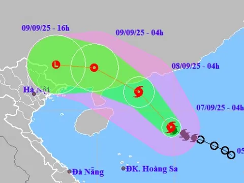 Bão số 7 giật lên cấp 11, dự báo tiếp tục mạnh thêm