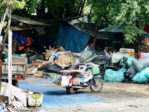 Hiểm họa tiềm tàng từ hàng ngàn vựa phế liệu